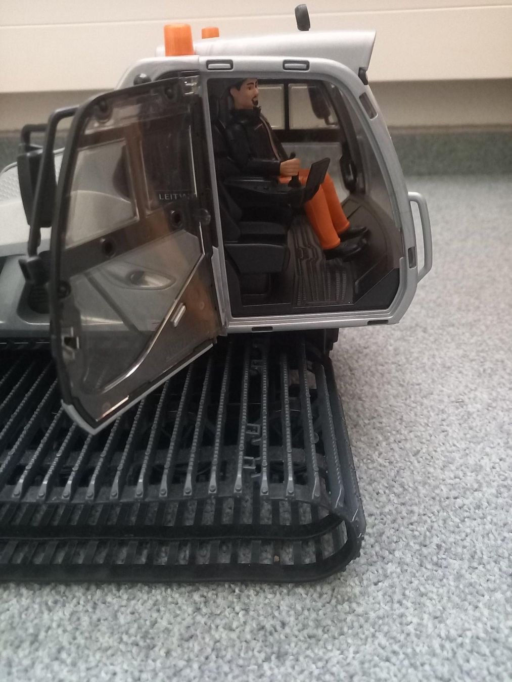 Bruder Spielzeuge: Bruder Pistenbully Leitwolf gebraucht – Gebraucht aus Zürich von steibo 3