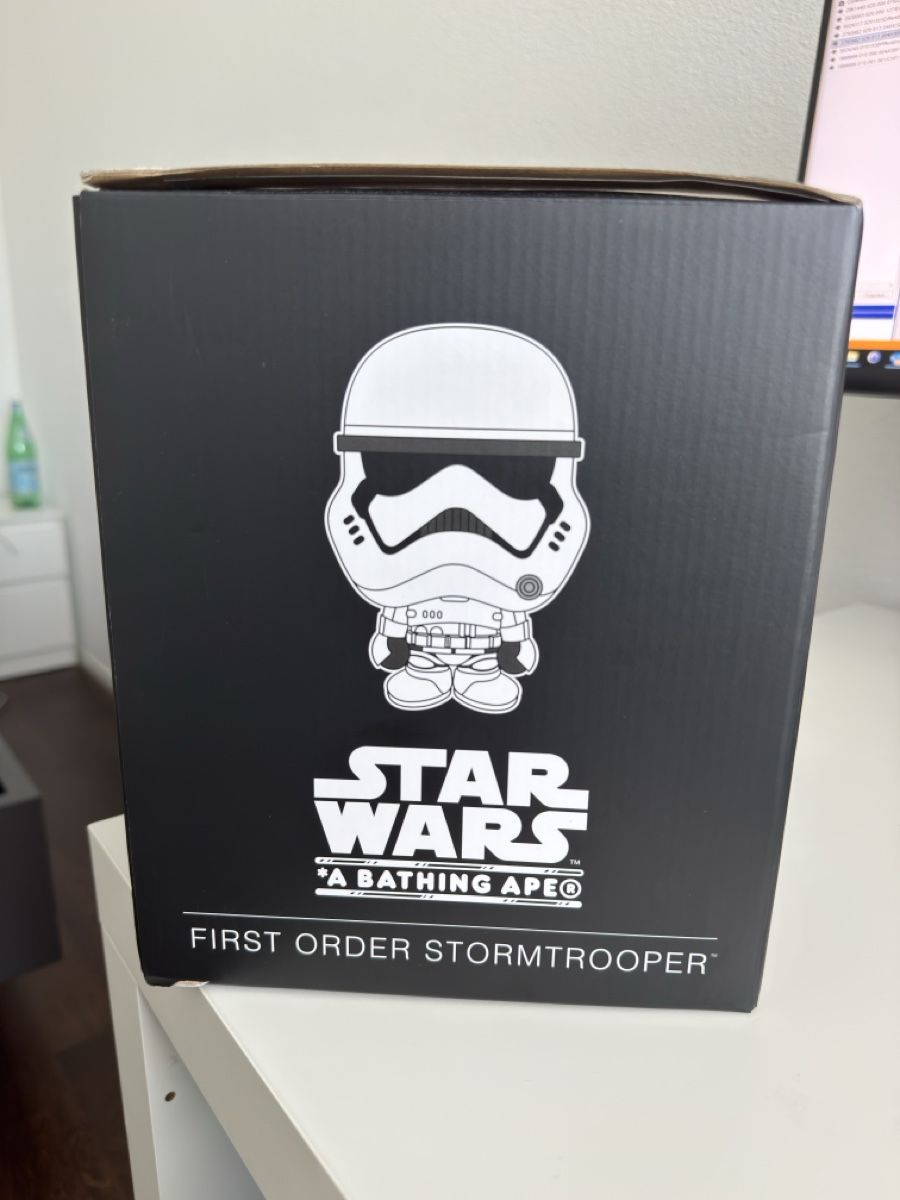 Star Wars Statuette: Star Wars BAPE First Order Stormtrooper Figur – Nuovo (secondo la descrizione) da Kloten venduto da Haki_ZH 1