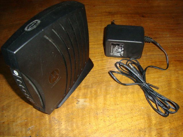 Modem & Router: Motorola SURFboard SB5101 Kabelmodem mit Netzgerät 12V – Usato da Bern venduto da carola31