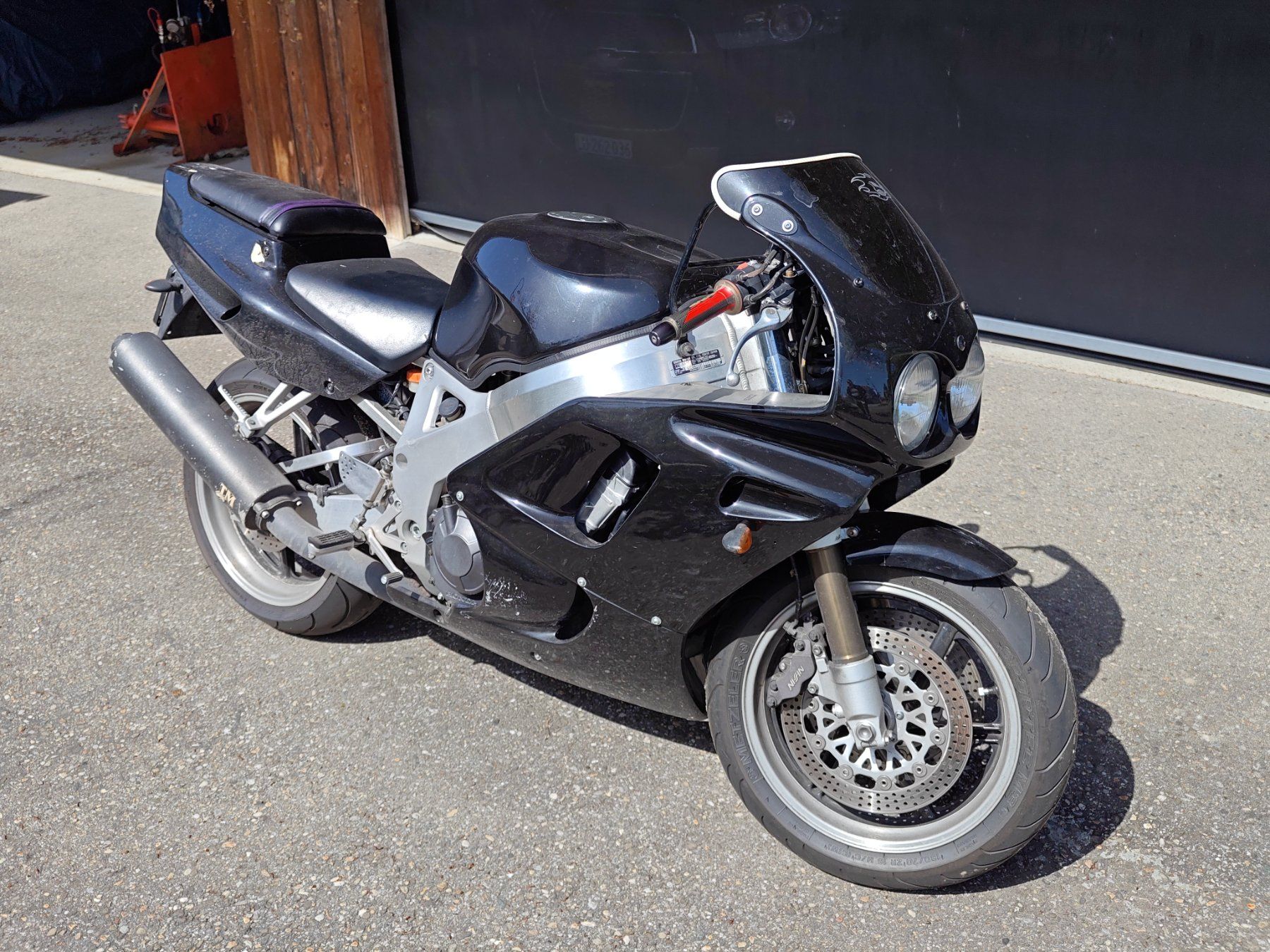 Honda Strada: Honda CBR 900 RR Fireblade SC28 – Usato da Ufhusen venduto da BlackWodka 1