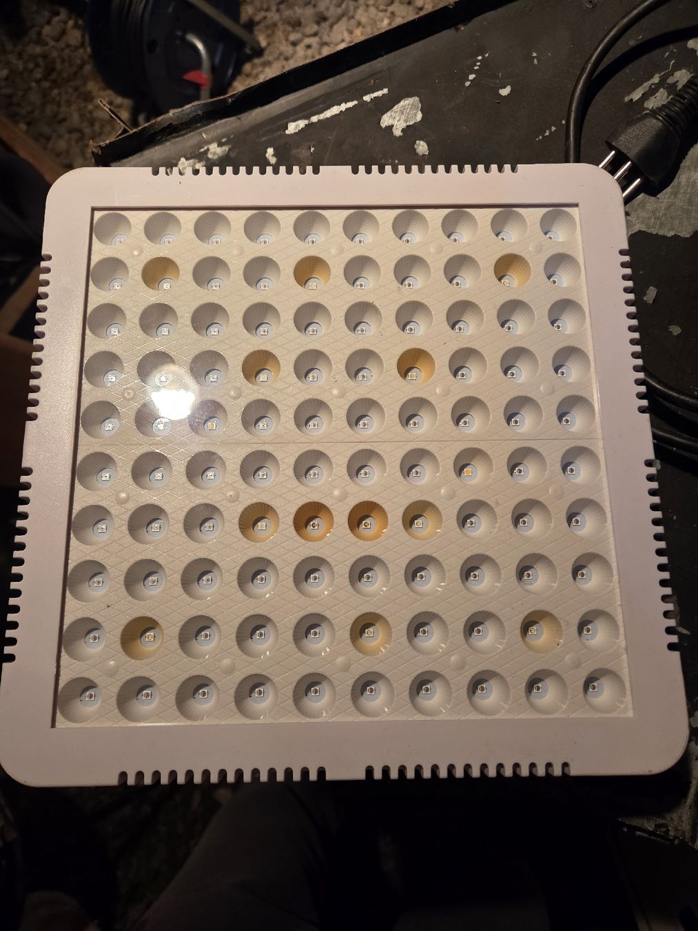 Lampes: LED Grow Light Pflanzenlampe – D'occasion à Winterthur par Veteran-67 1