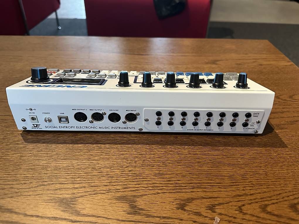 Musikinstrumente: Social Engine Entropy – Gebraucht aus Vevey von Dborg 1