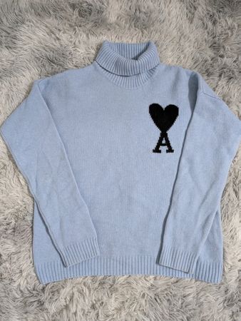 Hellblauer Rollkragenpullover AMI XXS