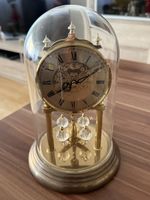 Tischuhr Quartz goldfarben mit Glashaube guter Zustand