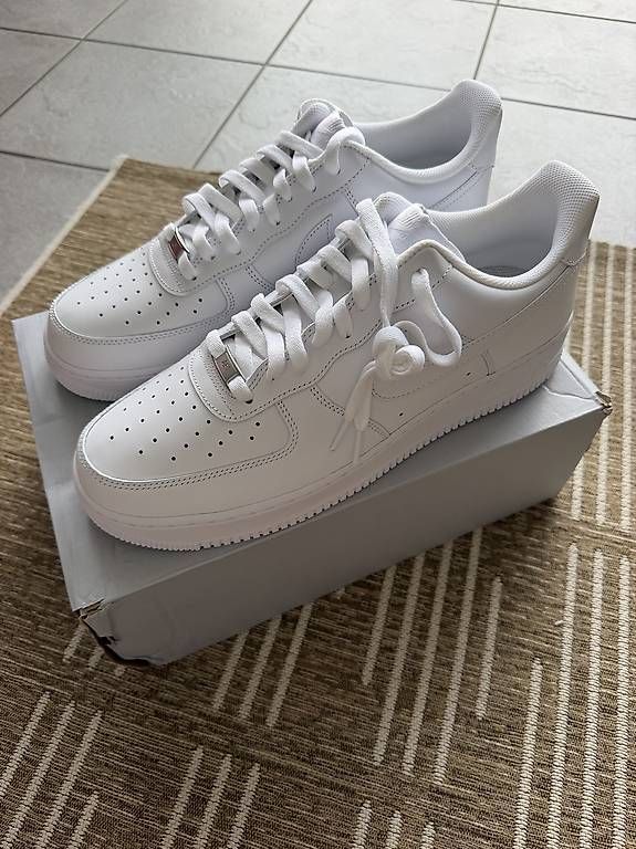Nike Chaussures hommes: Air Force 1 Herren WHITE – Neuf (Voir description) à Wangen ZH par alexia022 2