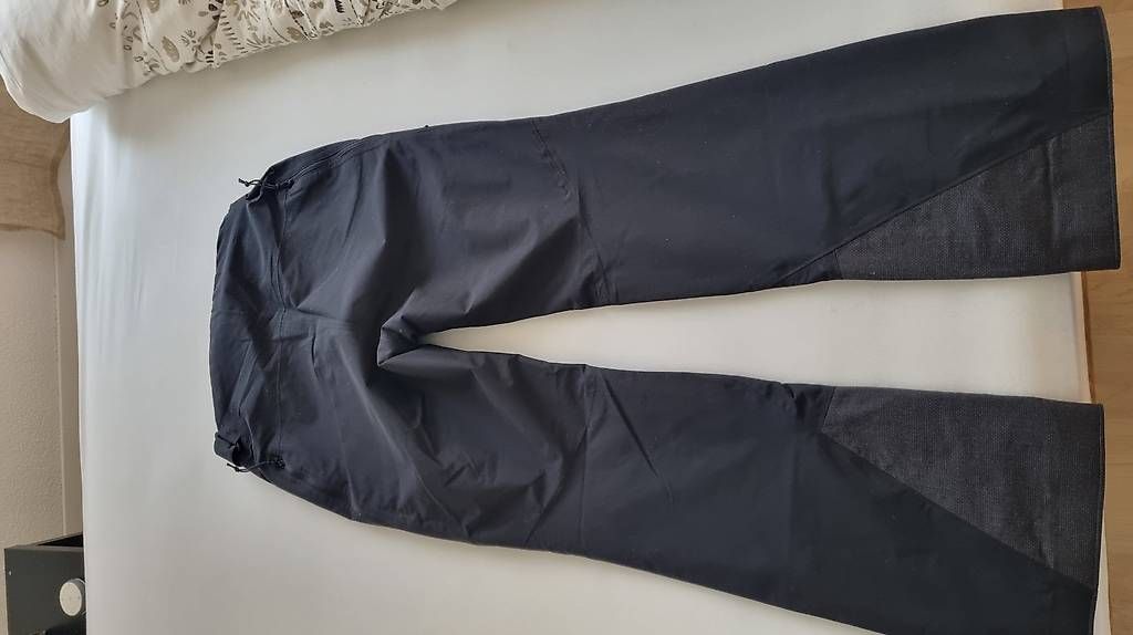Pantaloni: Skihose Damen schwarz – Usato da Thun venduto da kangaroo16 2