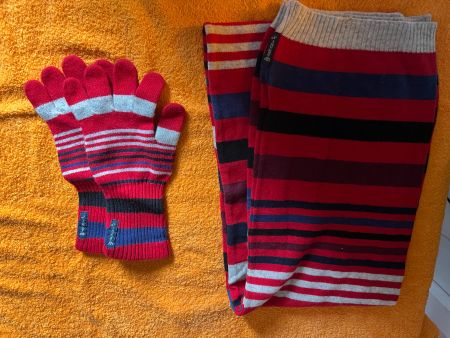 Armani Jeans Set, Schal und Handschuhe, wie neu!