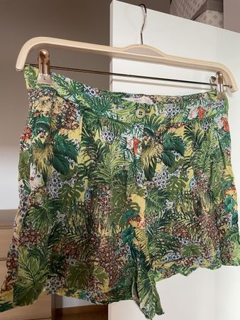 Sonmer Shorts Dame, Gr. M/L, grün hawaii