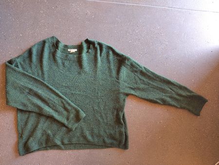 Grüner Pullover