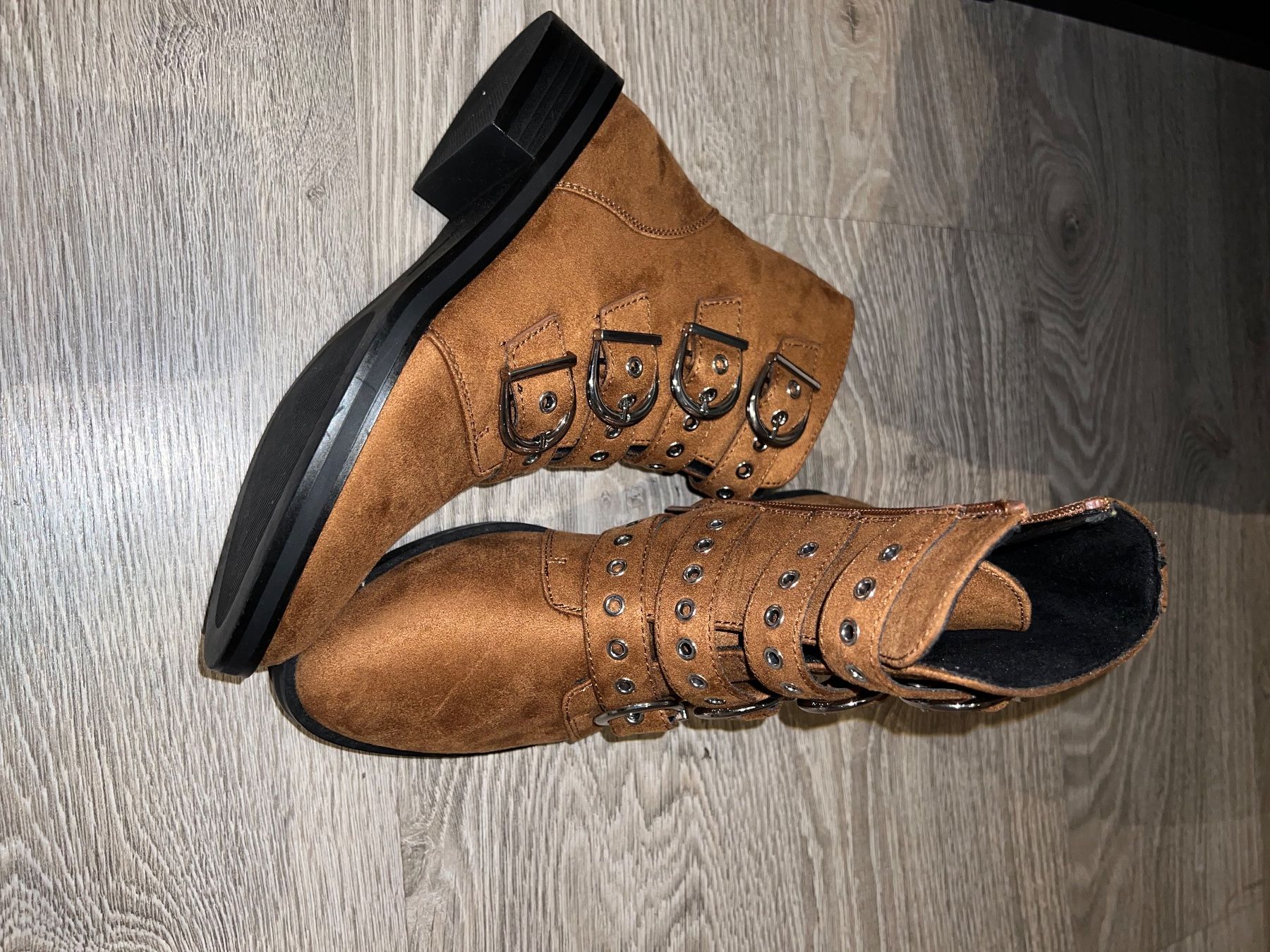 Damenschuhe: Bottines – Gebraucht aus St-Pierre-Clages von loc_8vtz