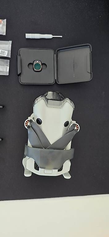 Modellismo RC: DJI Mini 4 Pro Fly More Combo (RC 2) – Usato da Amriswil venduto da schnaiky 3