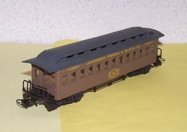 Rivarossi H0: US-Oldtimer Personenwagen der ATSF, selten