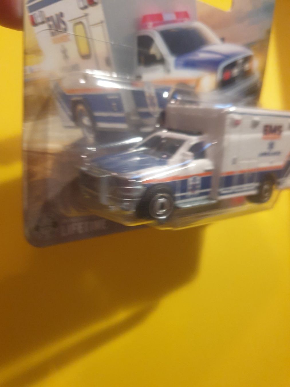 Matchbox Modellini d'auto: Matchbox 2019 RAM AMBULANCE – Nuovo e nell'imballaggio originale da Oftringen venduto da Rotor 3