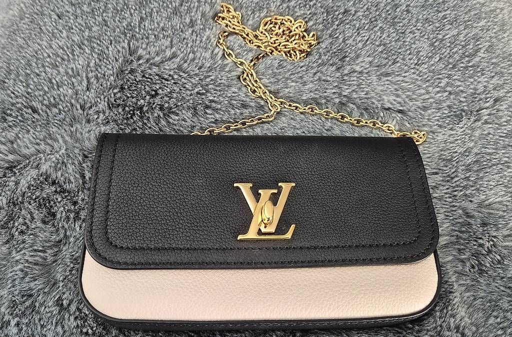 Louis Vuitton Borse da donna: Louis  Vuitton  Lockme Phone – Usato da Greppen venduto da hploetscher 4