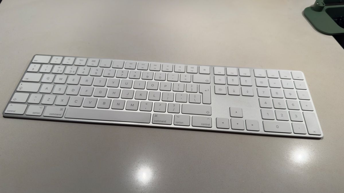 Apple Claviers: Apple Magic Keyboard QUERTY (US) – D'occasion à Wädenswil par eli_dcd6