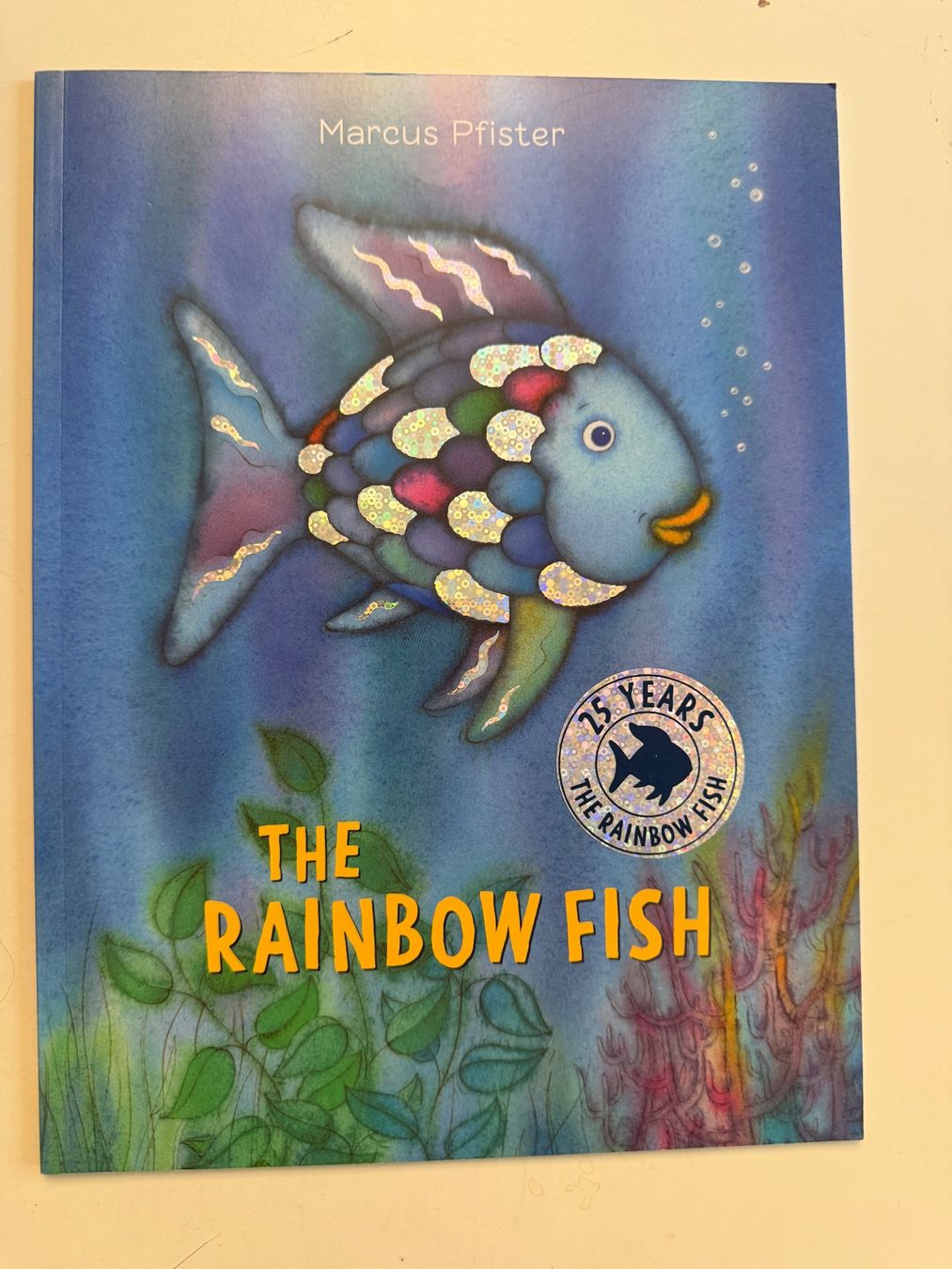 Libri: THe RAINBOW FISH - Marcus Pfister - Softcover – Usato da Münsingen venduto da Ganjam
