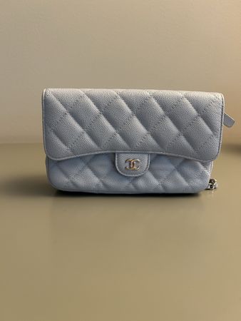 Chanel O-Porte Tel A Chaine, hellblau