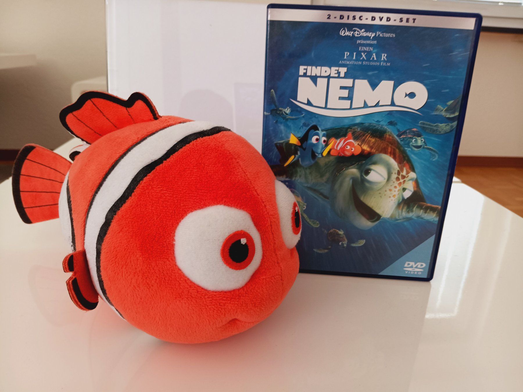 Disney Giocattoli: Disney's Findet NEMO - Plüschtier + DVD – Usato da Aarau venduto da Yeeaaah