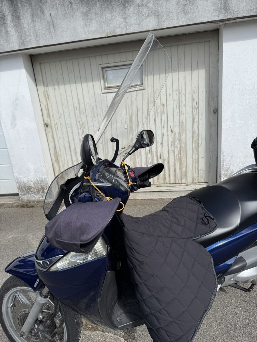 Honda Scooters: Honda SH 300i  – Gebraucht aus Ittigen von Guglu007 1