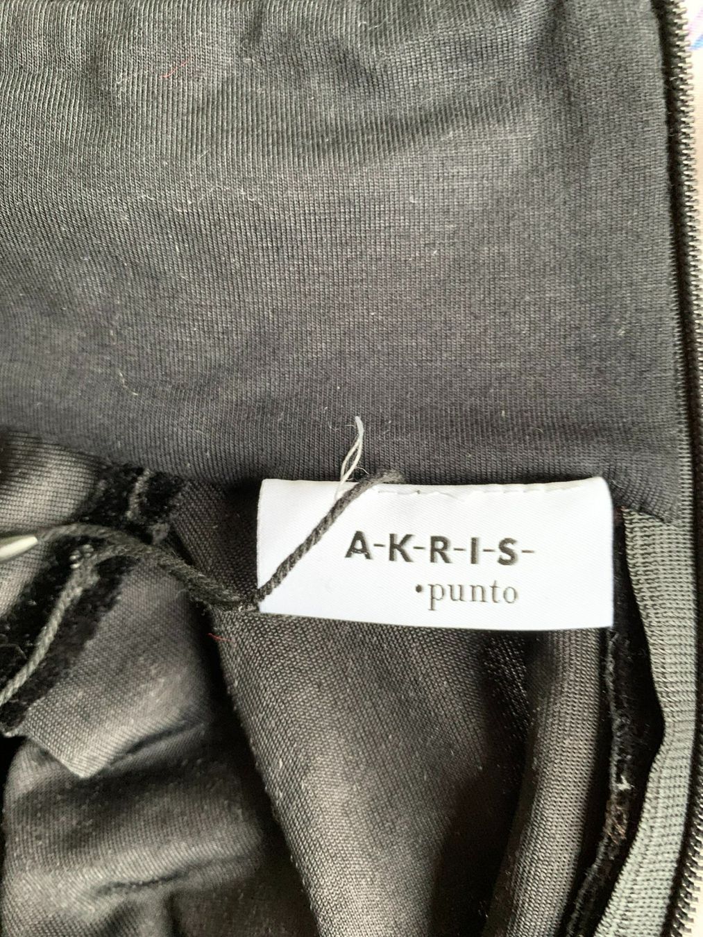 Akris Maglioni & Felpe: AKRIS: Exklusiver Rollkragen-Pullover mit Glitzersteinen, 36 – Nuovo (secondo la descrizione) da Luzern venduto da designluzern 4