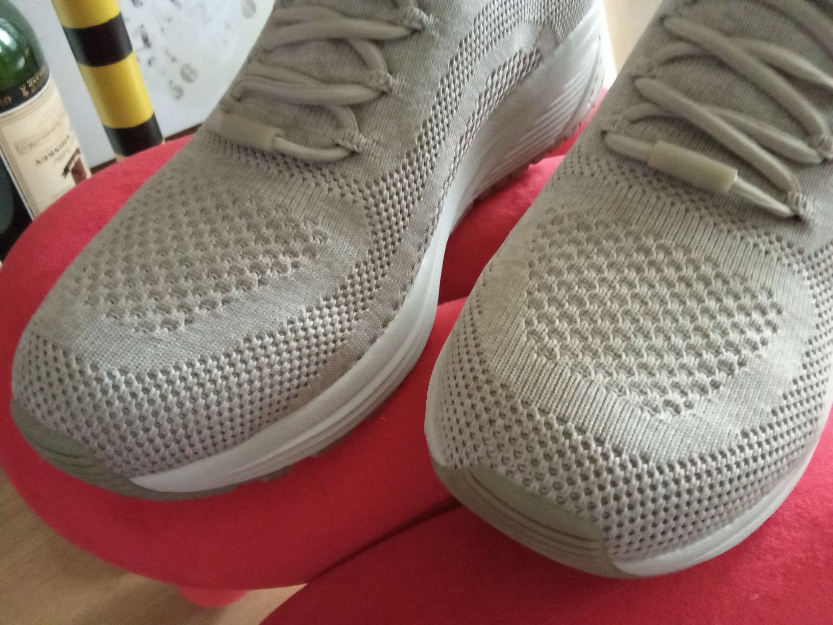 Scarpe da donna: beige Skechers neu Grösse 40 – Nuovo (secondo la descrizione) da Oberengstringen venduto da Pepper6 1