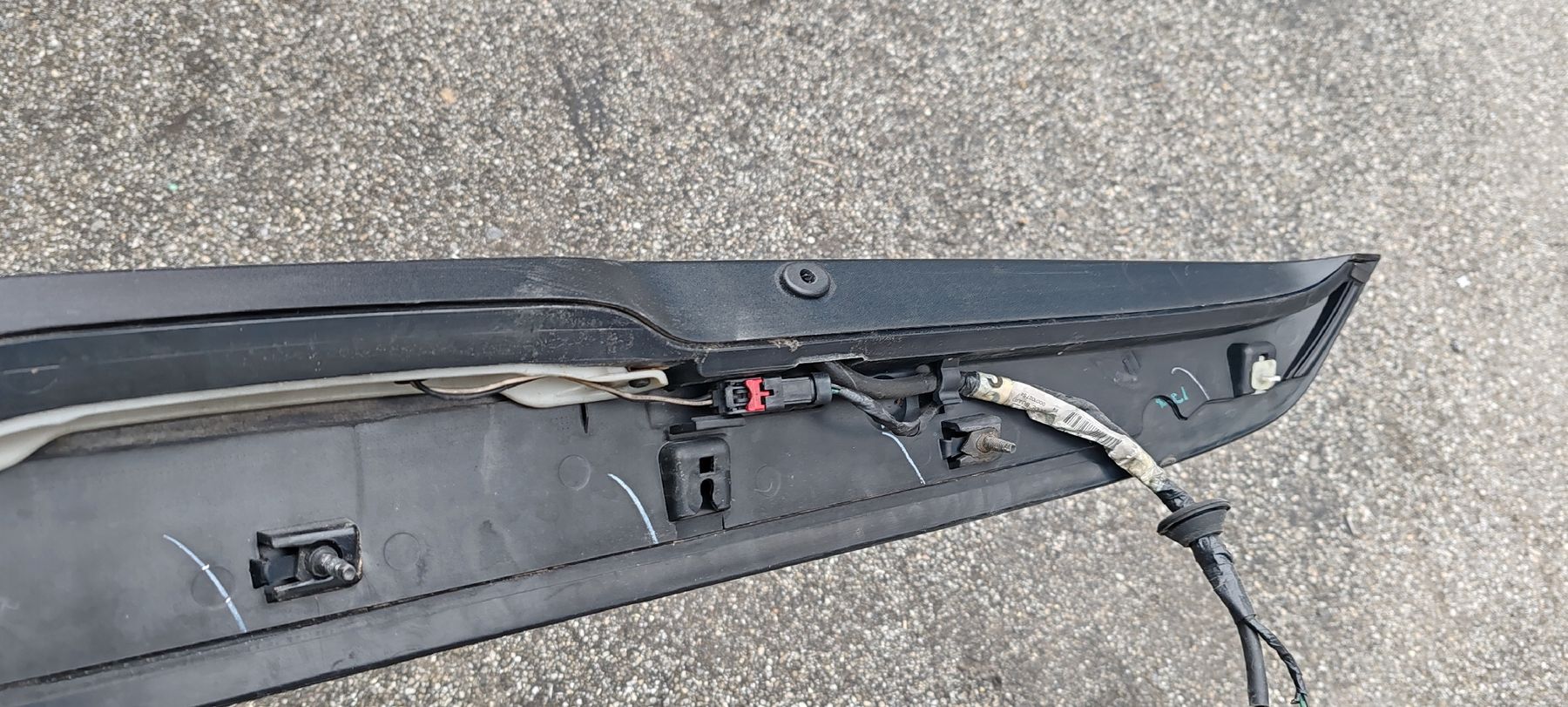Chrysler Alle Autoersatzteile: Becquet de hayon Chrysler 300c touring – Gebraucht aus Biel/Bienne von Mollarddesign 2