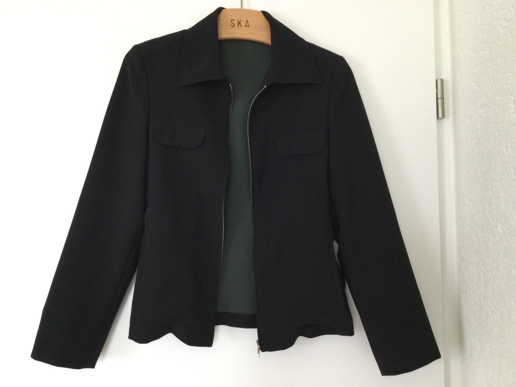 Sisley Anzüge & Kostüme: Schwarzer Sisley Blazer, zeitloser Klassiker, Grösse 36 – Gebraucht aus Zug von ang_rxx5