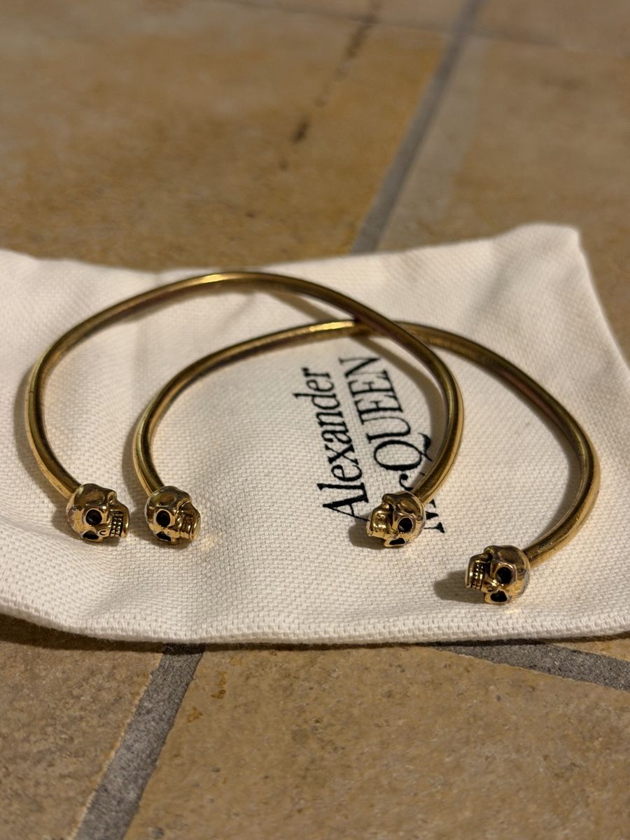 Alexander Mcqueen Bracciali & Braccialetti: 2 x Alexander McQueen Armreif – Usato da Basel venduto da Stauffer94 2