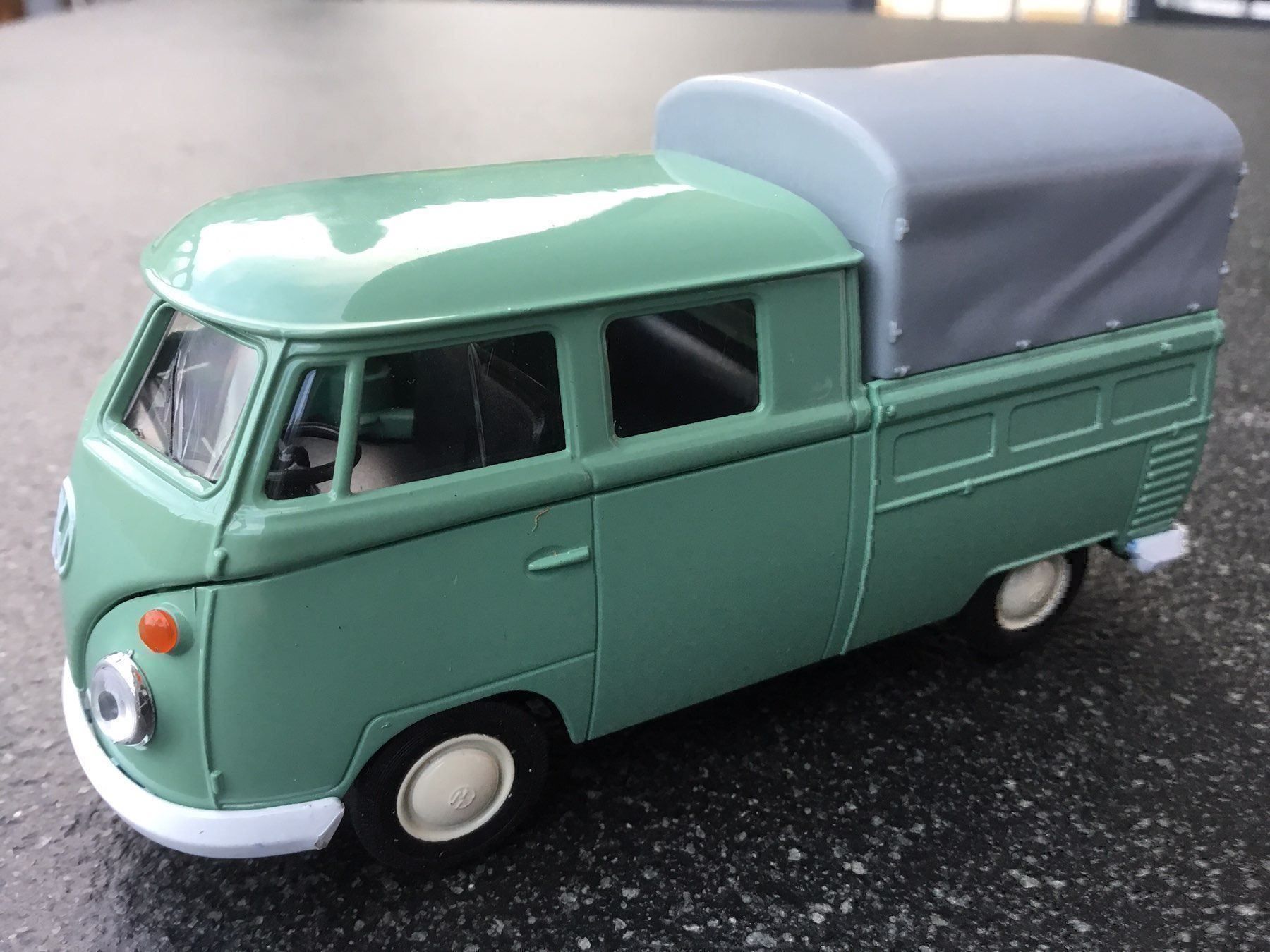 Volkswagen Modellini d'auto: VW Bus T1 Doka  2 Stück – Nuovo (secondo la descrizione) da Erlenbach im Simmental venduto da Model_box 7