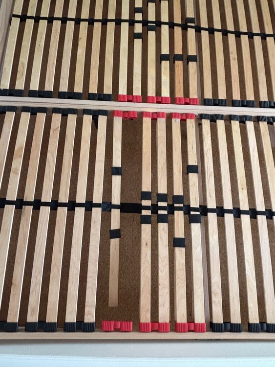 Letti: Desiger Bett, Rostgrösse 200 x 180cm, 1 Rost defekt – Difettoso da Rothrist venduto da Dluna1 9