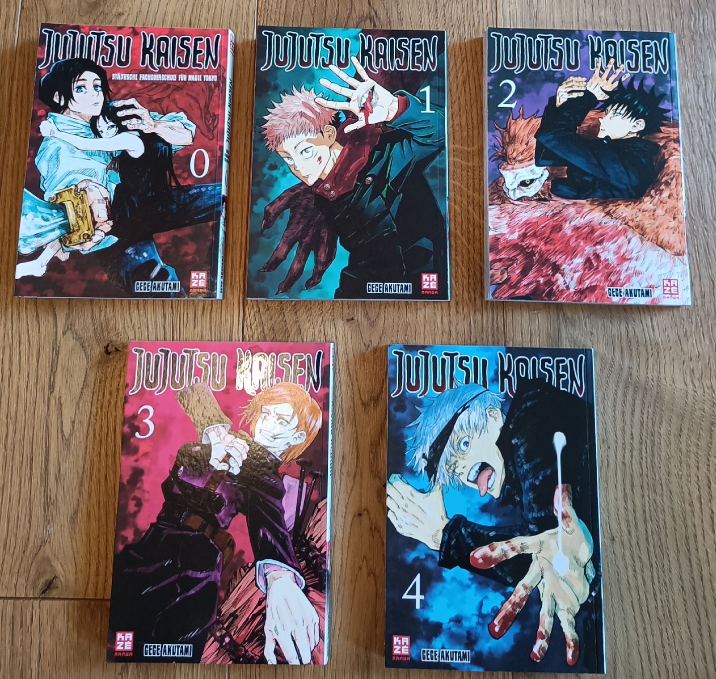 Comics: Jujutsu Kaisen Manga 0-4 – Neu (gemäss Beschreibung) aus Alberswil von