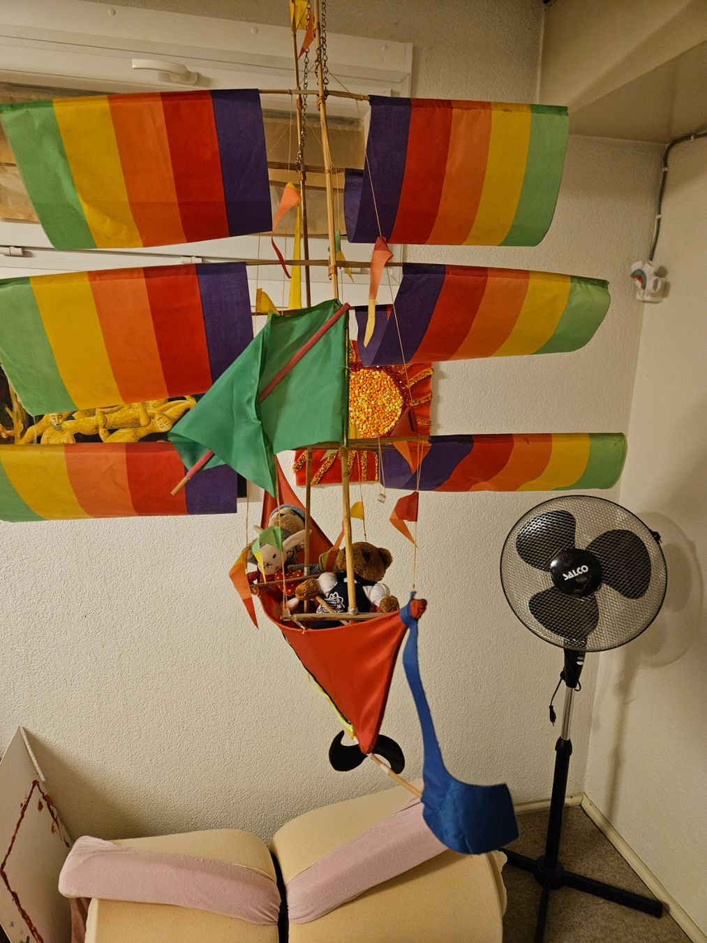Tutte le decorazioni: Handgemachtes Kinderzimmer Mobile Schiff mit Stofftieren – Usato da Reinach BL venduto da zimbu2004