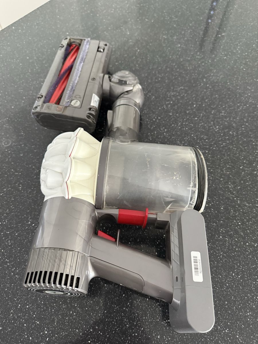 Dyson Staubsauger & Zubehör: Dyson v6 Defekt – Defekt aus Claro von KarinS84 5