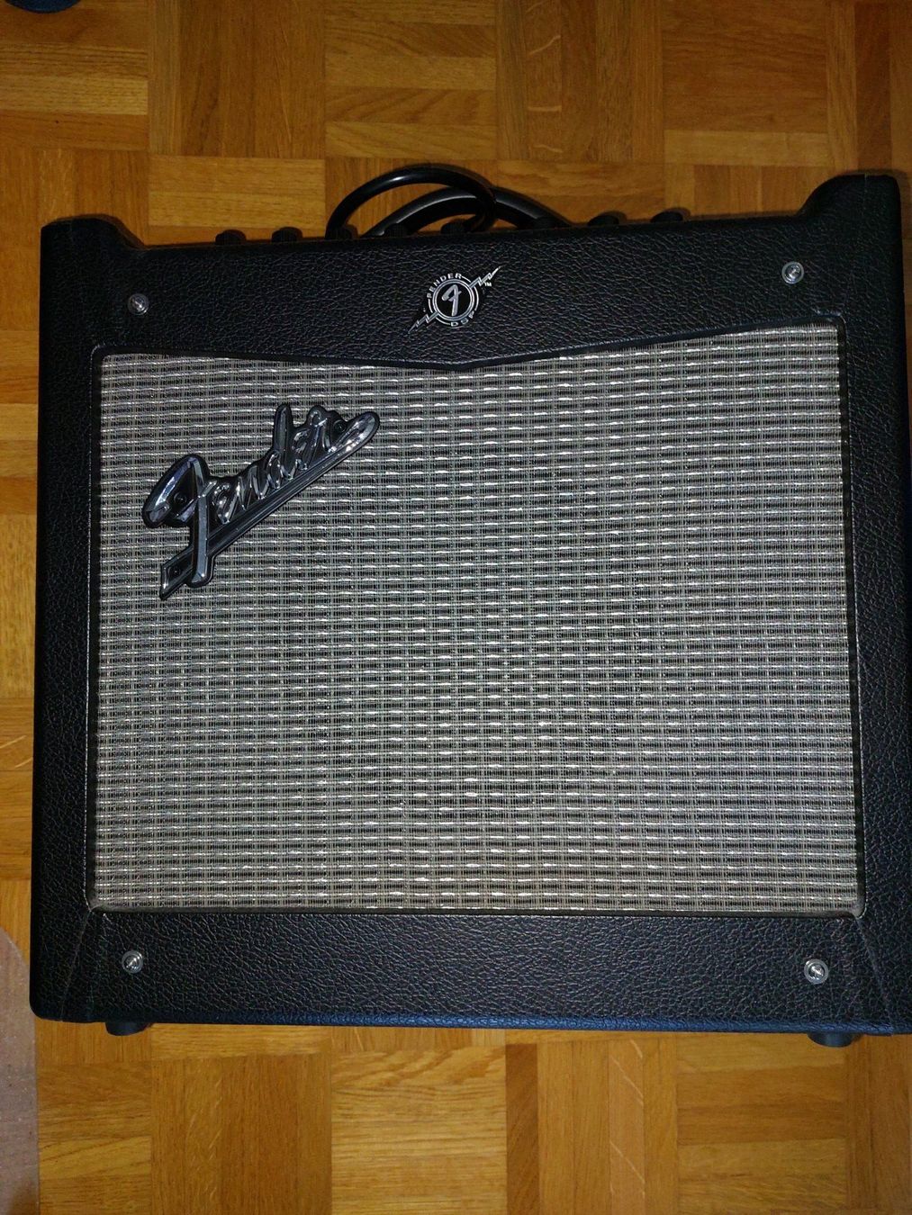 Fender Amplificatori: Fender Mustang Gitarrenverstärker – Usato da Arlesheim venduto da wiesengruen