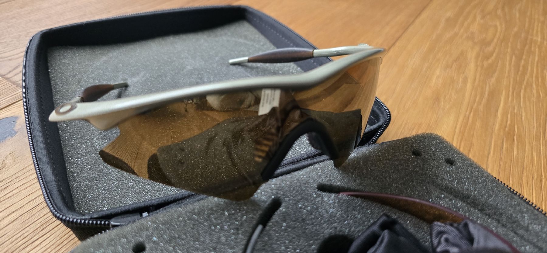 Oakley Occhiali & Lenti: Oakley M-Frame Original – Nuovo (secondo la descrizione) da Möriken AG venduto da MedicineHat 1