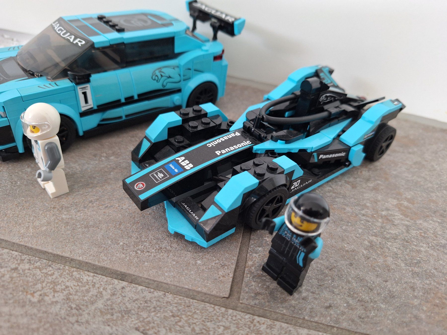 Lego Baukästen: LEGO Formula E Panasonic Jaguar Racing, Set 76898 – Gebraucht aus Einsiedeln von  2