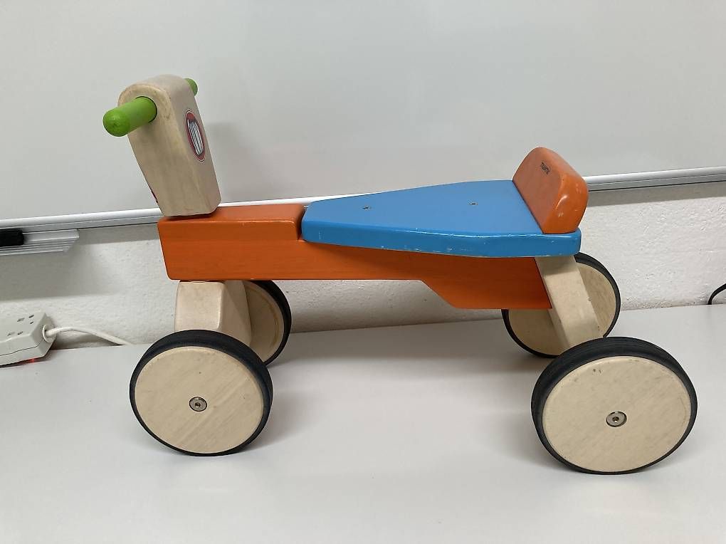 Veicoli per bambini: Kinder Fahrzeug  – Usato da zürich venduto da Apfel2