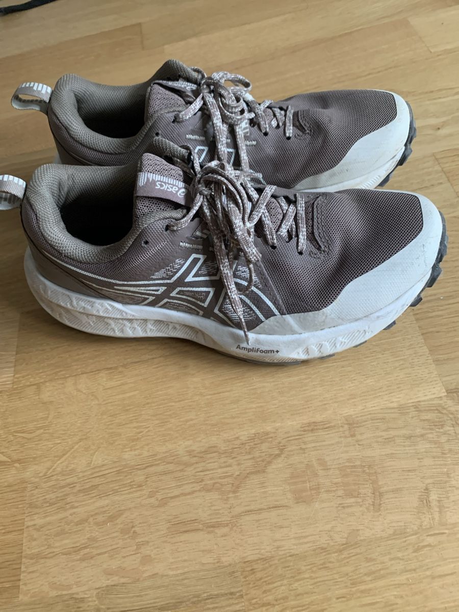 Scarpe da donna: Asics Trailrunningschuhe 37.5 – Usato da Zürich venduto da cyn_yf2n