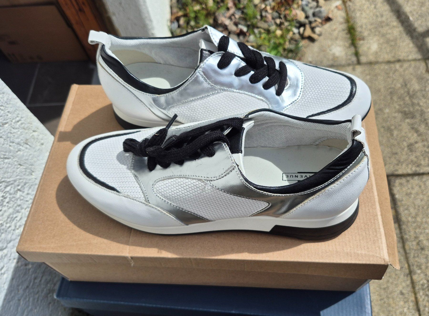 Damenschuhe: Leder Sneakers – Neu (gemäss Beschreibung) aus Wislikofen von Ana.Gomes 3