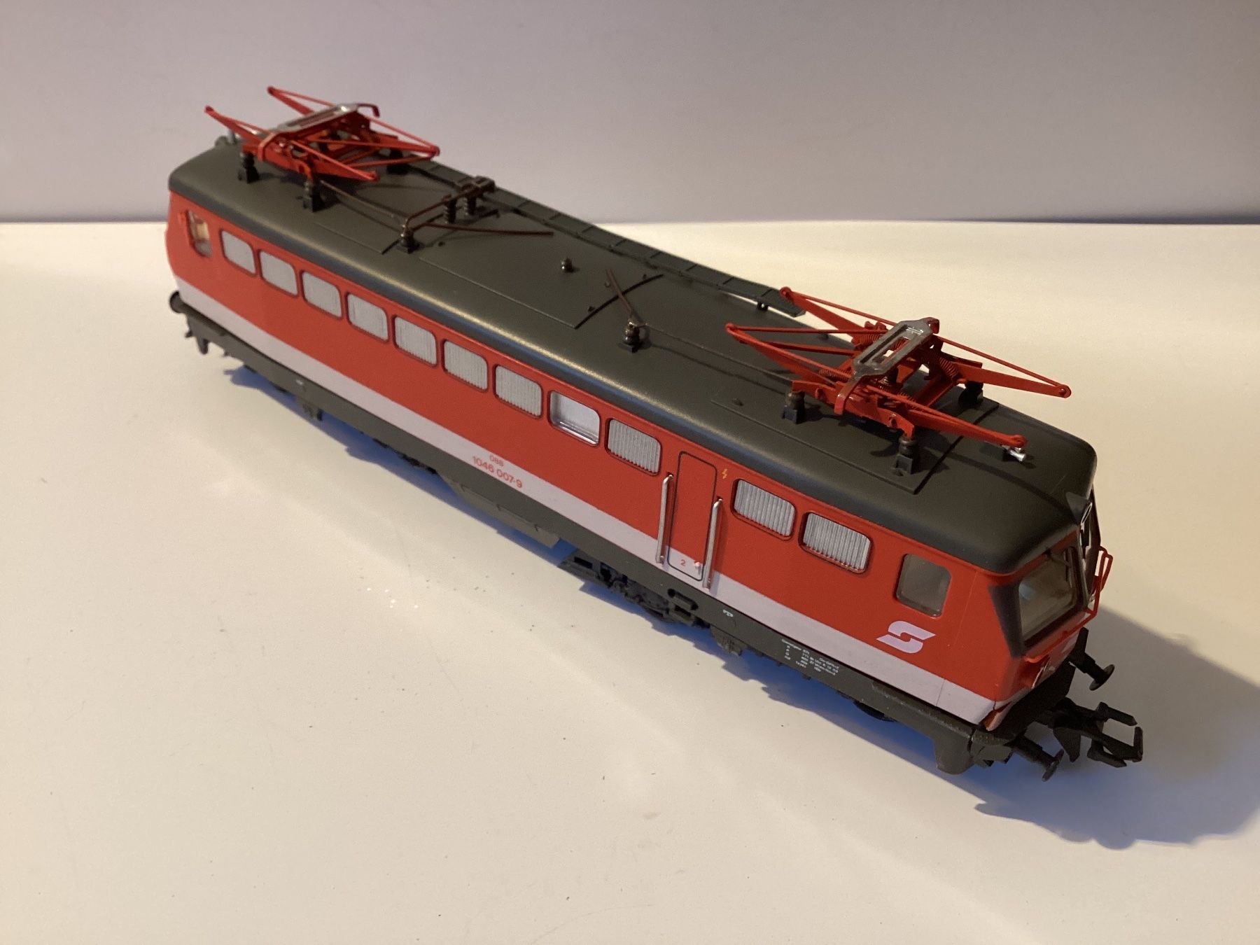 Kleinbahn Modelleisenbahnen: Klein Modellbahn ÖBB 1046.007 H0 1:87 BASTELWARE – Defekt aus Effretikon von simtek_de 1