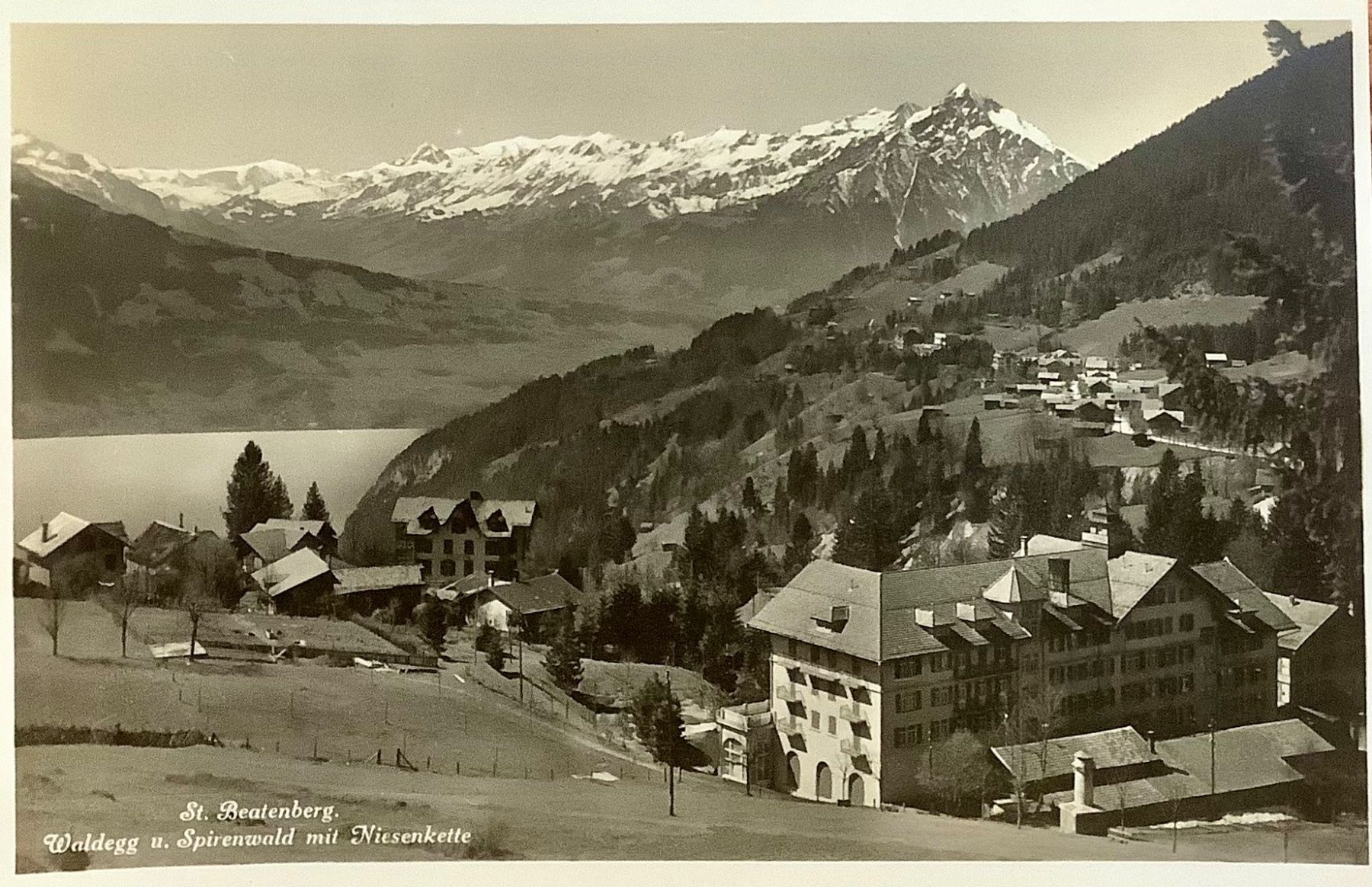 Cartoline postali: ST. BEATENBERG - Waldegg & Spirenwald mit Niesenkette – Usato da Root venduto da ENGLAND-TREASURES 1