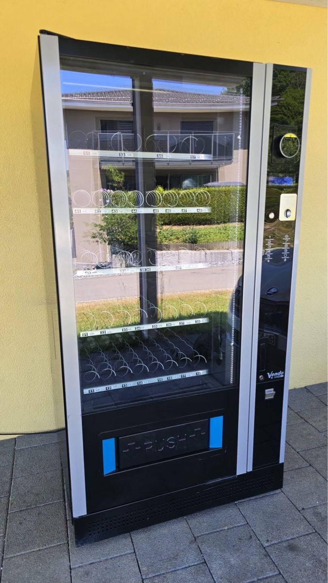 Sonstiges für die Gastronomie & Hotel: Snackautomat – Gebraucht aus melchnau von lua_lrz7