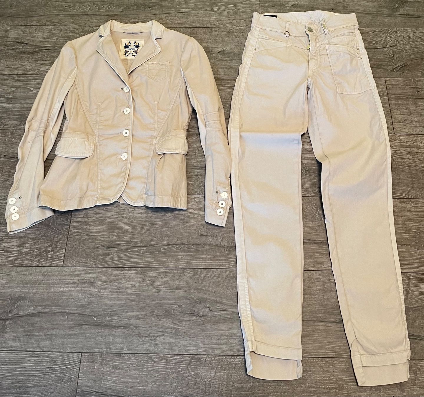 High Completi & Tailleur: Ensemble High Use, taille 32-34 – Usato da Vernayaz venduto da Veron1