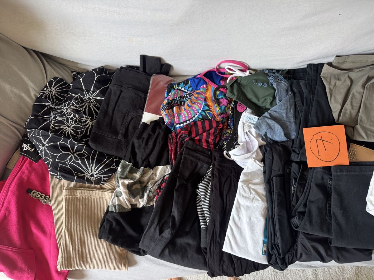 Lots de vêtements: Kleiderpaket 7 Grösse S – D'occasion à Endingen par Mira-Nur 1