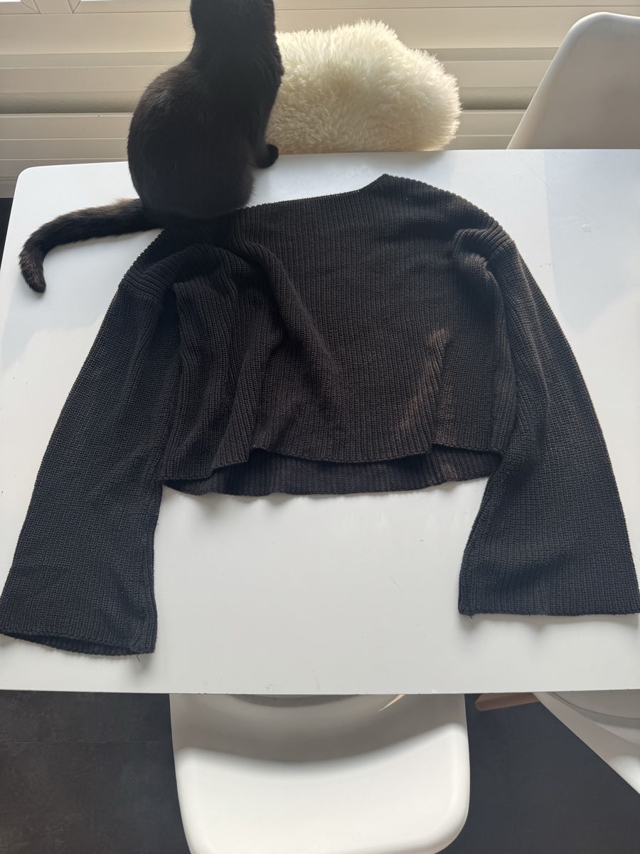Na-kd Maglioni & Felpe: Cropped Sweater black / schwarz – Nuovo (secondo la descrizione) da Zürich venduto da forestF4iry