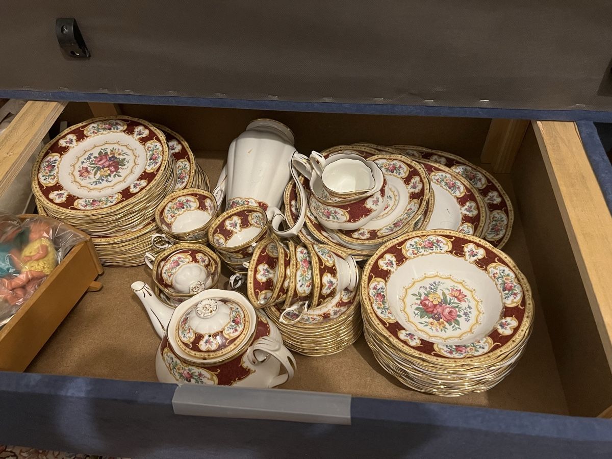 Royal Albert Set di piatti: Royal Albert Lady Hamilton 12 pers Set – Usato da Kloten venduto da Vedat90