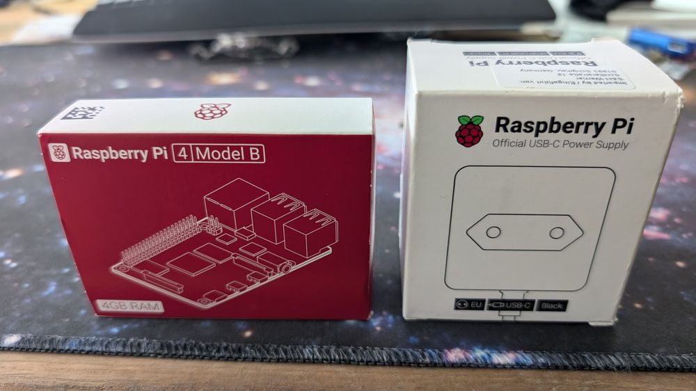 Raspberry Pi 4, Model B, 4GB + Offizielles Netzteil (Neu und ...