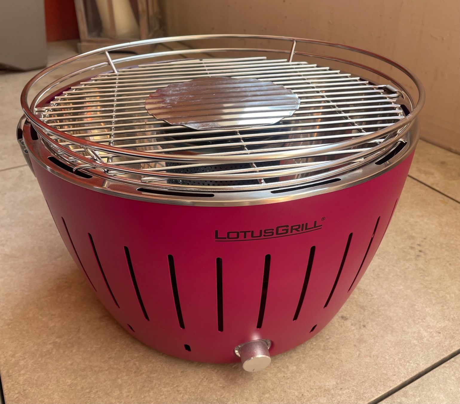Lotusgrill Grils: LotusGrill barbecue portable 35 cm – Neuf avec emballage d'origine à Conthey par sab_6y76