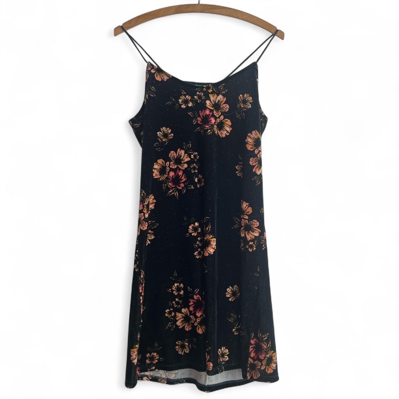 Only Vestiti: Kleid Samt Blumenmuster Grösse M – Usato da Zürich venduto da lil_rxs5