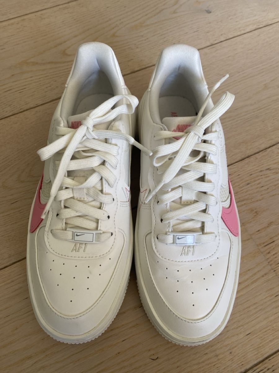 Nike Scarpe da donna: Nike Air Force 1 Platform Sneaker weiss/rosa – Nuovo (secondo la descrizione) da Uster venduto da mamelo_ 2